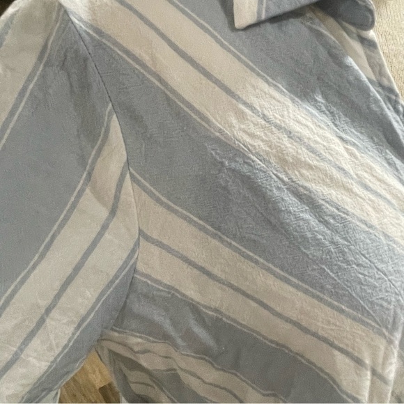 Luxology striped top size large - Picture 2 of 3